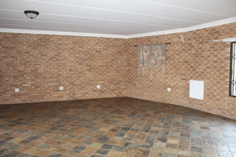 4 Bedroom Property for Sale in Schoemansville North West